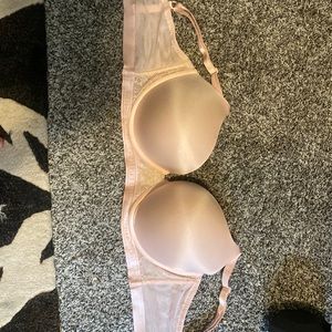 Victoria’s Secret very sexy push-up bra 38 DD.lightly worn no tears or stains.